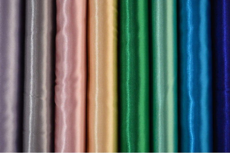 Satin (polyester) en précommande par 2 mètres