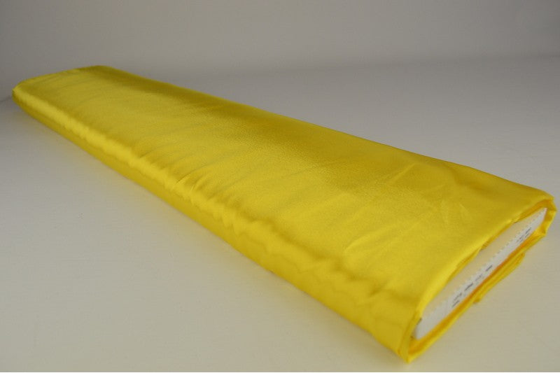 Satin (polyester) en précommande par 2 mètres