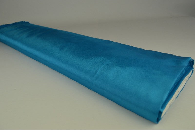 Satin (polyester) en précommande par 2 mètres