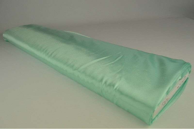 Satin (polyester) en précommande par 2 mètres