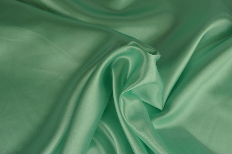 Satin (polyester) en précommande par 2 mètres