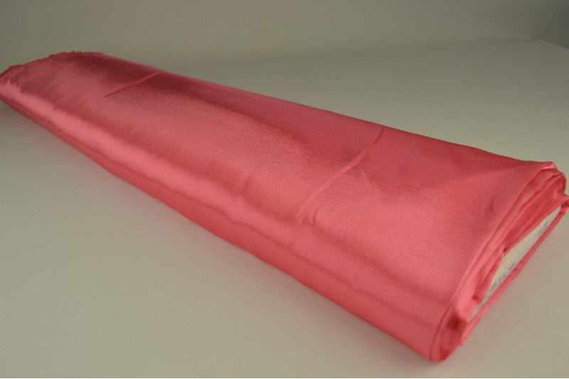 Satin (polyester) en précommande par 2 mètres