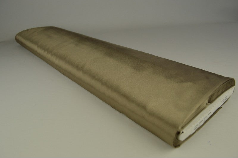 Satin (polyester) en précommande par 2 mètres